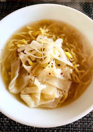 札幌のモチモチ麺で塩ラーメン-レシピのメイン写真