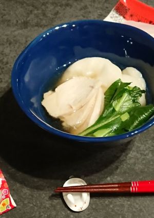 むね肉で蒸し鶏と出汁。鶏だし雑煮2022-レシピのメイン写真