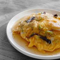 รูปของ 【再現】餃子の王将 天津飯（和風ダレ）