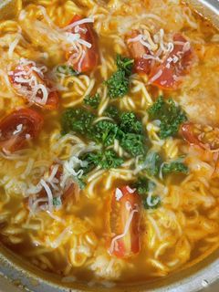 インスタントラーメンで作るイタリアン辛麺-レシピのメイン写真