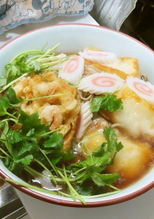 ちから蕎麦お正月風:餅と三つ葉と練り物で-レシピのメイン写真
