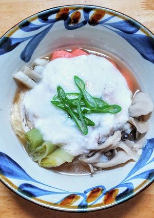 鳥肉とキノコの煮つけをとろろがけで-レシピのメイン写真