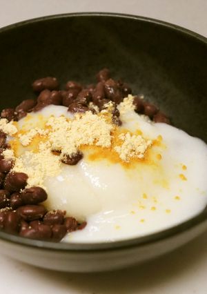 簡単♪冷凍餅の甘酒ゆで小豆きな粉かけ-レシピのメイン写真