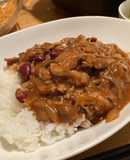 デミ缶と豚コマで☆お豆トマトハヤシライス