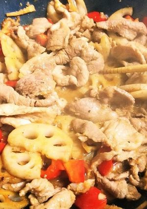 豚肩ロースのタマネギソース炒め-レシピのメイン写真