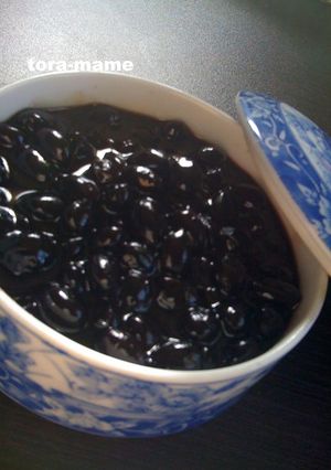 ♪シンプルに作る♪昔ながらの黒豆-レシピのメイン写真