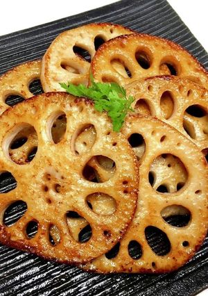 簡単！れんこんステーキ〜バター醤油味〜-レシピのメイン写真