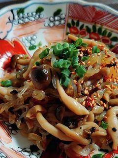 しめじと糸こんのピリッ!と甘辛煮-レシピのメイン写真