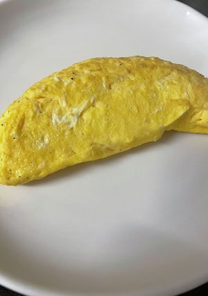 スキレットでつくるプレーンオムレツ-レシピのメイン写真