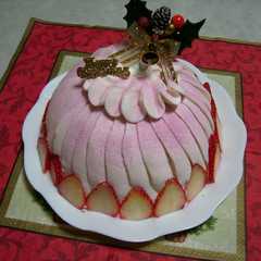 รูปของ 苺ムースドームケーキ