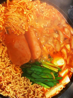辛ラーメンでプデチゲ-レシピのメイン写真