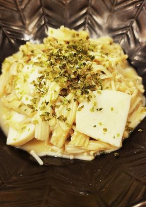 かまぼこの余りを入れて★エノキバター-レシピのメイン写真