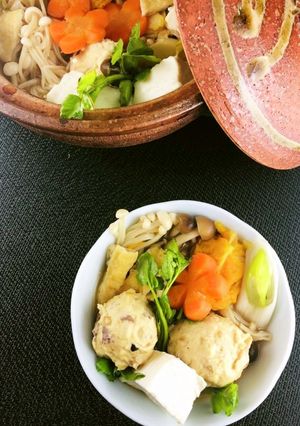 ピーナッツとエノキタケ入り肉団子の寄せ鍋-レシピのメイン写真