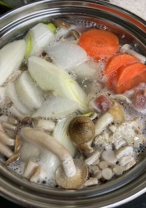 ひとり鍋☆野菜、きのこ、肉、餅-レシピのメイン写真