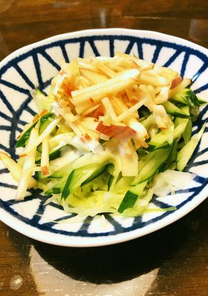 りんごとキャベツのシーザーサラダ-レシピのメイン写真