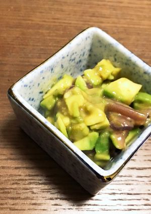 アボカド塩辛和え-レシピのメイン写真