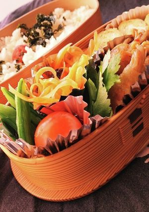 お弁当★旨辛エノキ肉巻き★コリコリ-レシピのメイン写真
