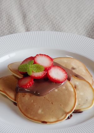 いちごパンケーキ＆チョコレートソース-レシピのメイン写真