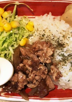 お留守番弁当(ポークチャップとサラダ)-レシピのメイン写真