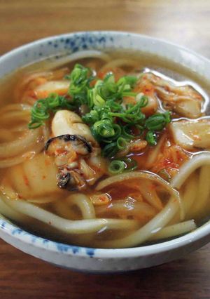 牡蠣入りキムチ炒めうどん-レシピのメイン写真