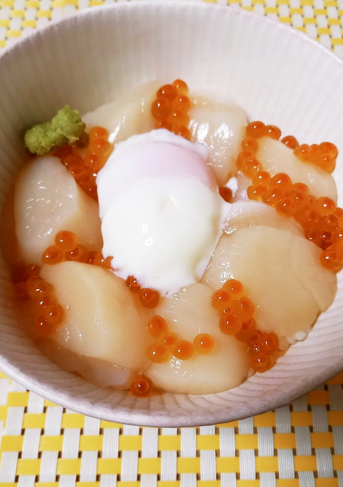 ホタテといくらの温玉のせ海鮮丼-レシピのメイン写真