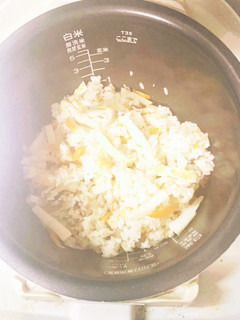 下処理はレンジで簡単筍ときのこの炊込ご飯-レシピのメイン写真