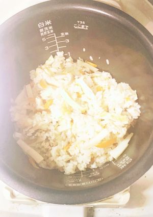 下処理はレンジで簡単筍ときのこの炊込ご飯-レシピのメイン写真