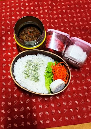 1/9 ドライカレー(温玉付き)弁当-レシピのメイン写真