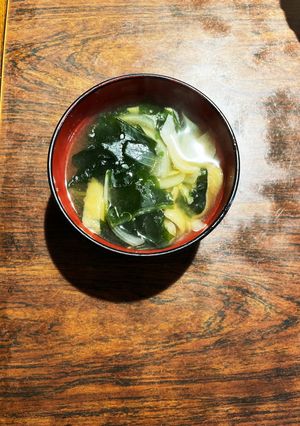 塩麹味噌入り玉ねぎとわかめの減塩味噌汁-レシピのメイン写真