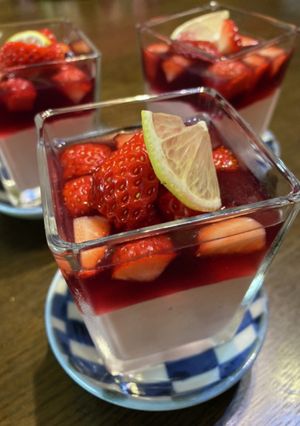 赤ワインも美味しい 苺ムース-レシピのメイン写真