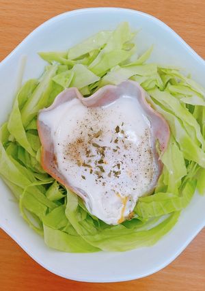 電子レンジでとろとろハムエッグ-レシピのメイン写真