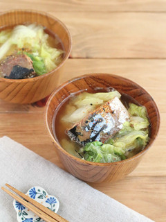 生姜風味でぽかぽか♪白菜とさば缶のみそ汁-レシピのメイン写真