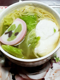 おせちの余りの蒲鉾と糖質0麺調節ス-プ麺-レシピのメイン写真