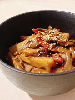 皮ごとで栄養満点!れんこんと舞茸の金平-レシピのメイン写真