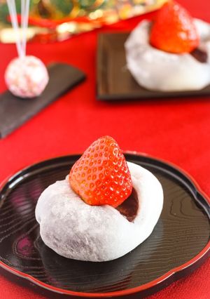 余った切り餅で♡柔らかいミルク苺大福-レシピのメイン写真