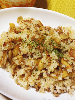 フライパン1つで簡単きのこ炒めごはん-レシピのメイン写真