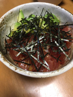 簡単!☆乗っけるだけのマグロアボカド丼!-レシピのメイン写真