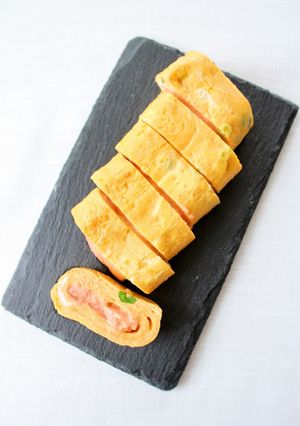大人気な【明太マヨ入り卵焼き】-レシピのメイン写真
