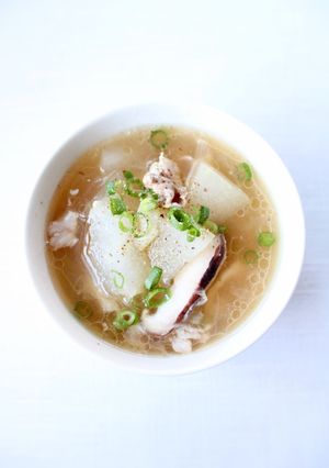 優しくて美味しい【冬瓜と豚の中華スープ】-レシピのメイン写真