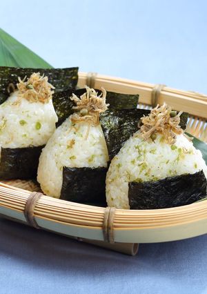 ちりめん山椒のっけ山椒塩おにぎり-レシピのメイン写真