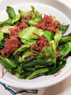 キャベツの外側の葉でコンビーフ炒め-レシピのメイン写真