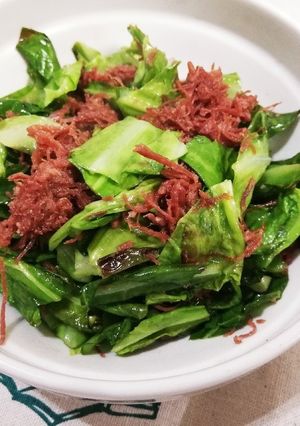 キャベツの外側の葉でコンビーフ炒め-レシピのメイン写真