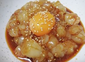 おかずにもおつまみにも♡赤えびのユッケ-レシピのメイン写真