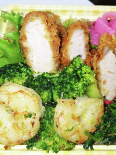 【夫婦弁当204】豚カツと海老ハーブ炒め-レシピのメイン写真