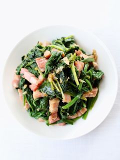 【ほうれん草ベーコンのにんにく醤油炒め】-レシピのメイン写真
