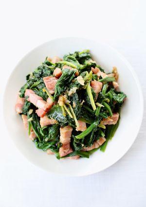 【ほうれん草ベーコンのにんにく醤油炒め】-レシピのメイン写真