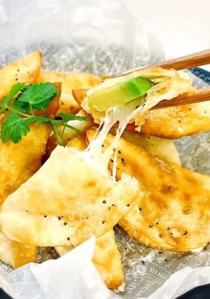 簡単！ウマい♡アボカド&チーズの包み揚げ-レシピのメイン写真