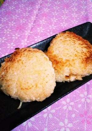 お酒にあうカモ★さきいかの焼きおにぎり-レシピのメイン写真