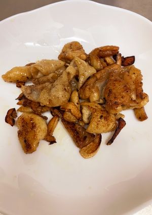 ビールにぴったり♪おつまみ鶏皮焼き-レシピのメイン写真