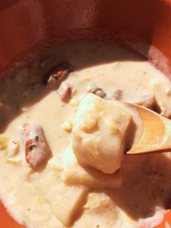 お餅と鍋リメイク同時!クリーム煮洋風雑煮-レシピのメイン写真